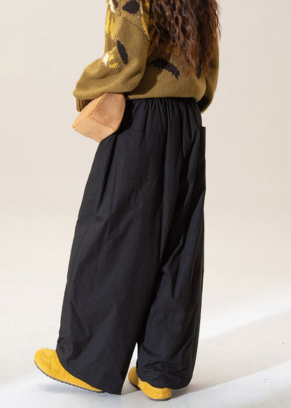Effortlessly Elegant Pants with a Timeless Design
