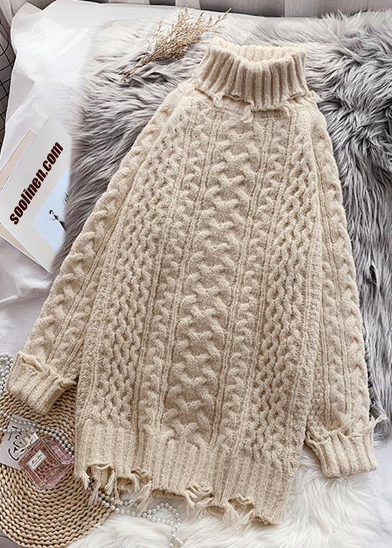 Classic Vintage Sweater with a Flattering Fit