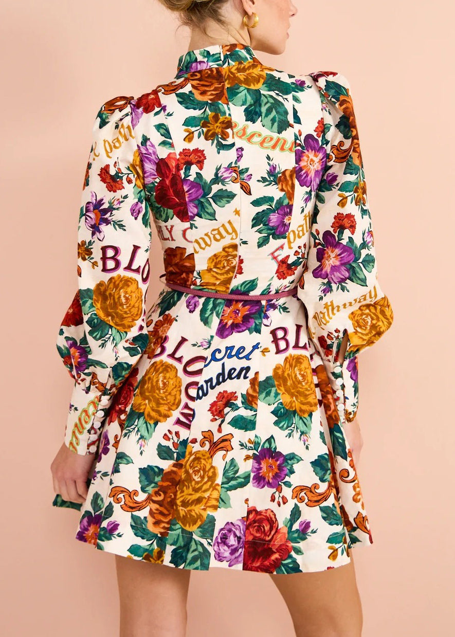 Beautifully Finished Dress in a Timeless Design