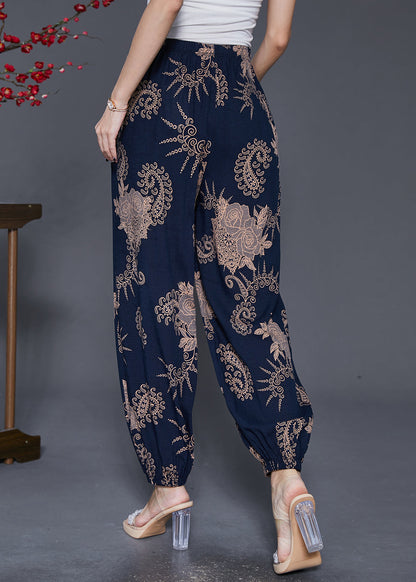 Effortlessly Elegant Pants with a Timeless Design
