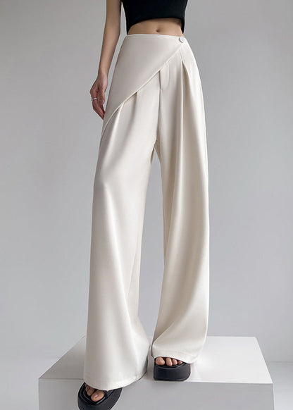 Effortlessly Elegant Pants with a Timeless Design