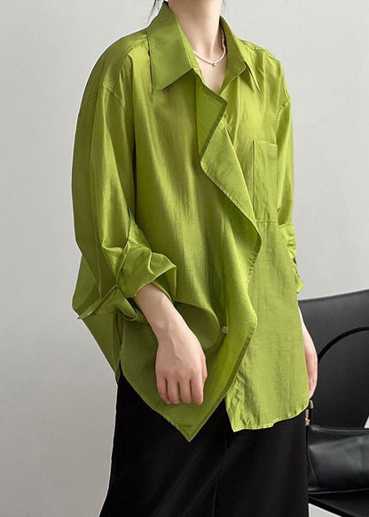 Classic Vintage Shirt with a Flattering Fit