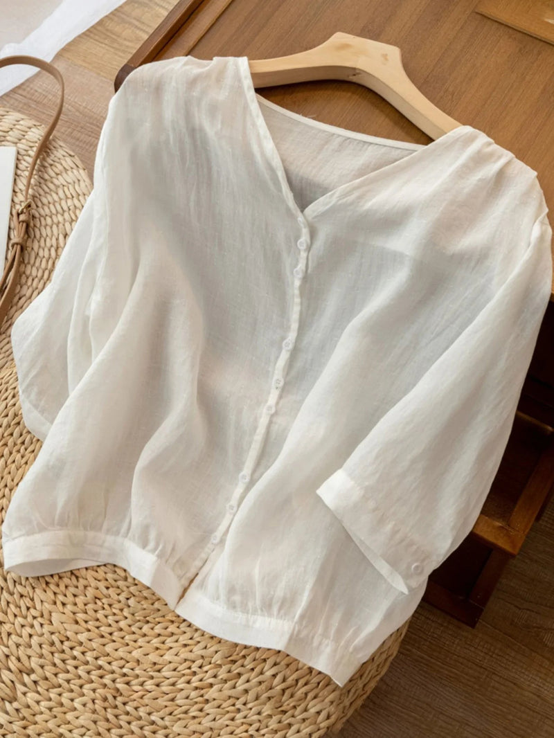 Effortlessly Elegant Shirt with a Timeless Design