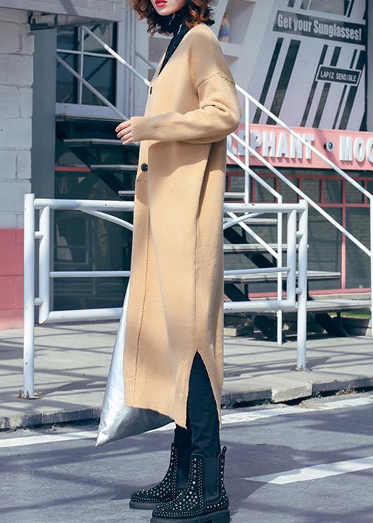 Well Tailored Sweater with a Graceful Silhouette