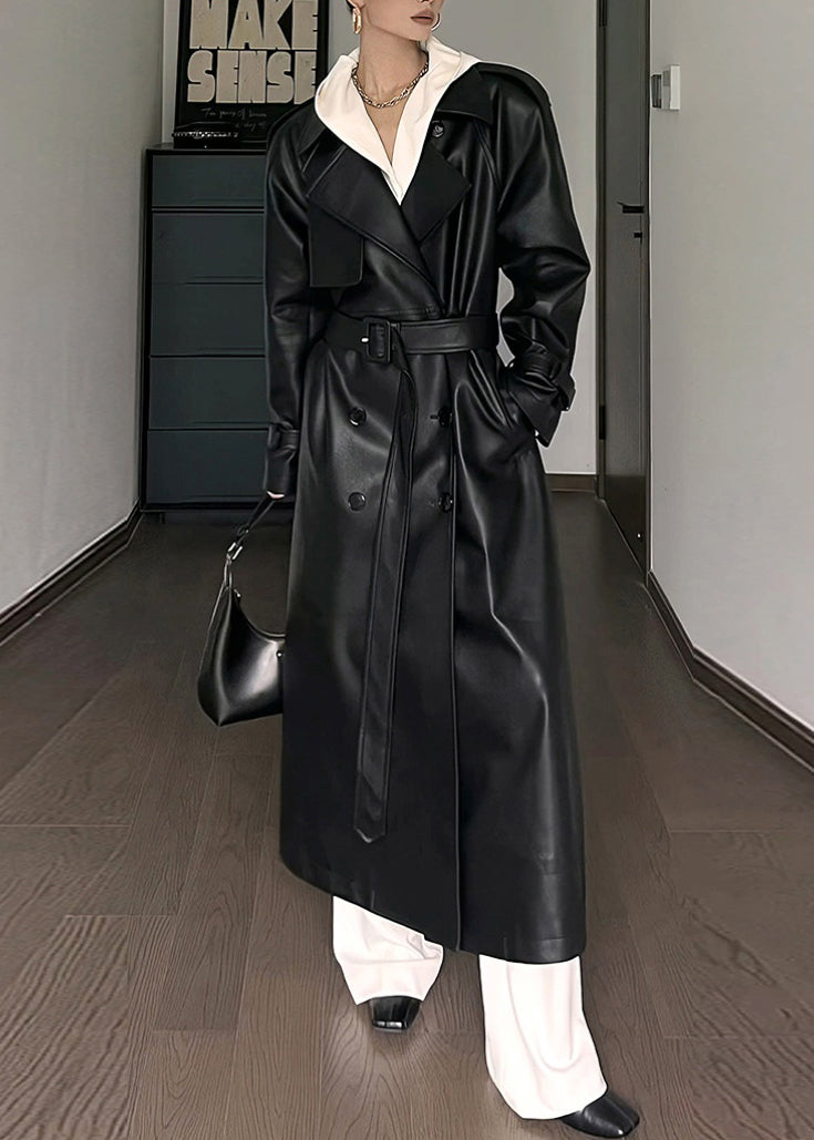 Well Tailored Coat with a Graceful Silhouette