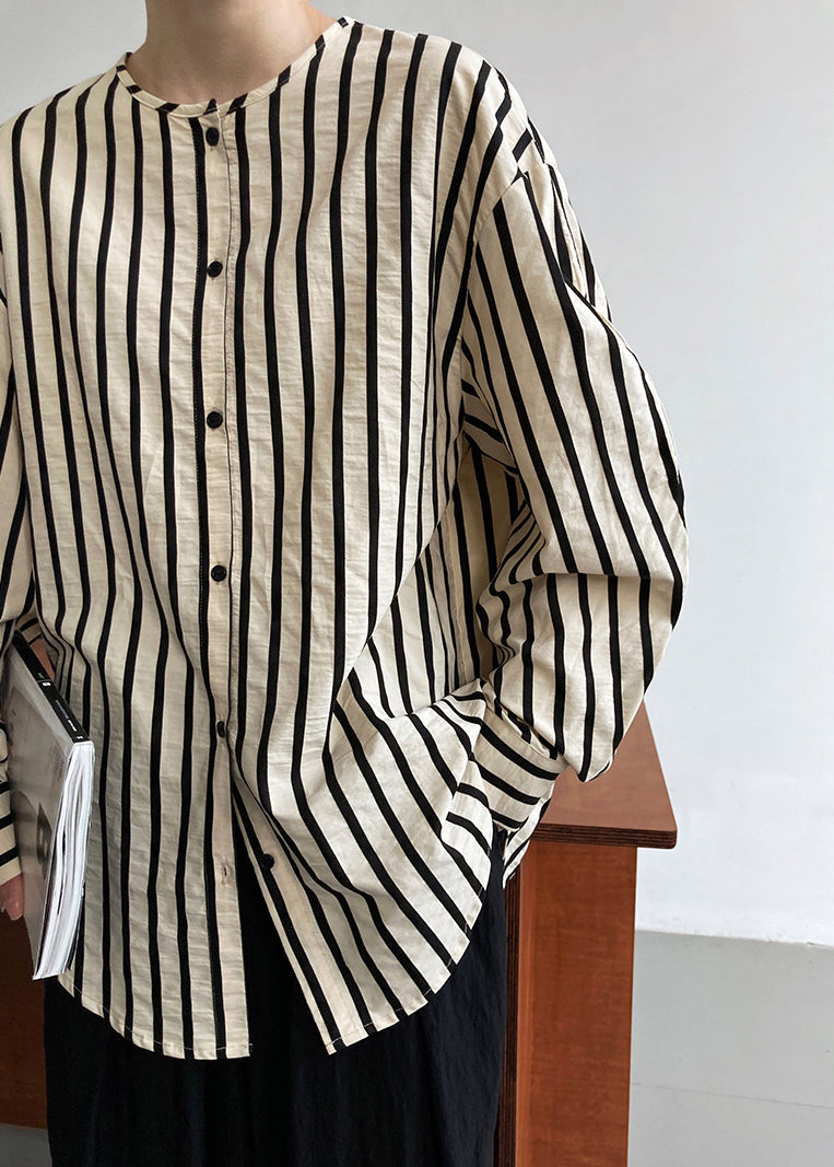 Classic Vintage Shirt with a Flattering Fit