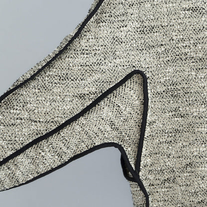 Well Tailored Sweater with a Graceful Silhouette