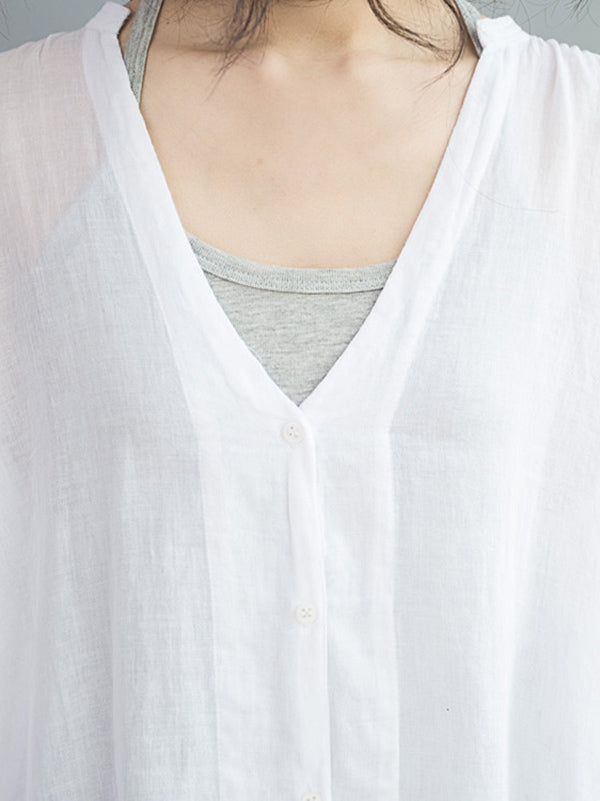 Classic Vintage Blouse with a Flattering Fit