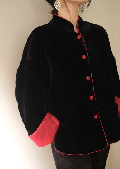 Beautifully Finished Coat in a Timeless Design