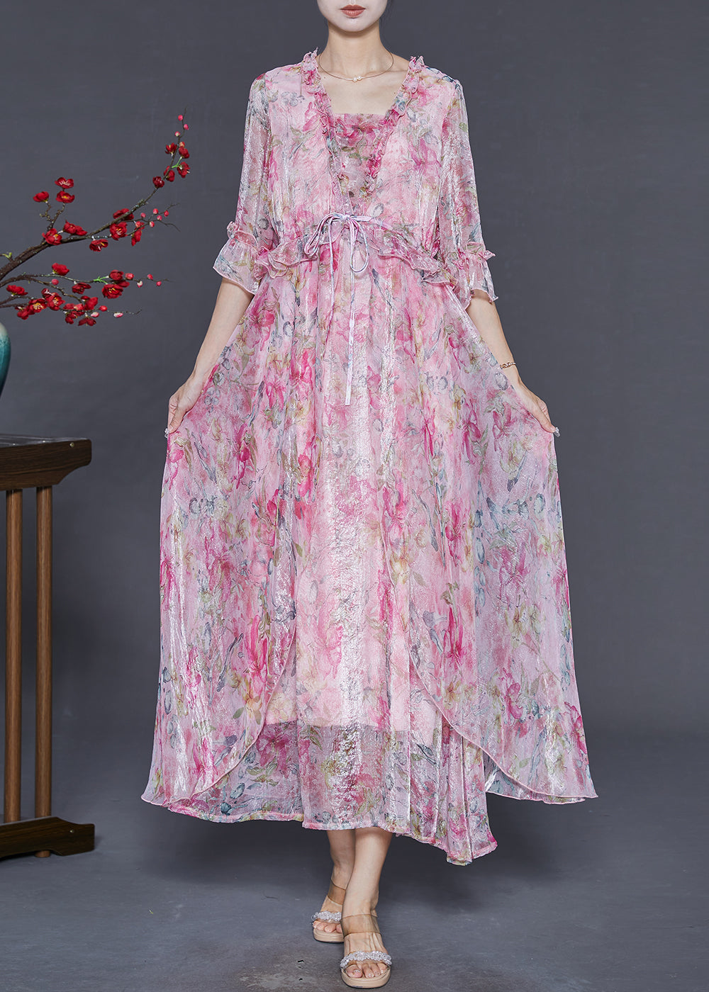 Beautifully Finished Dress in a Timeless Design