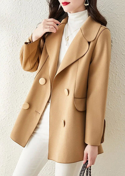 Well Tailored Coat with a Graceful Silhouette