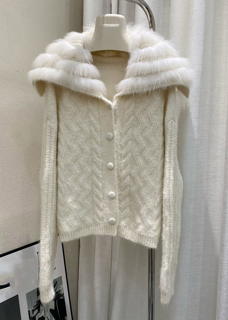 Effortlessly Elegant Cardigan with a Timeless Design
