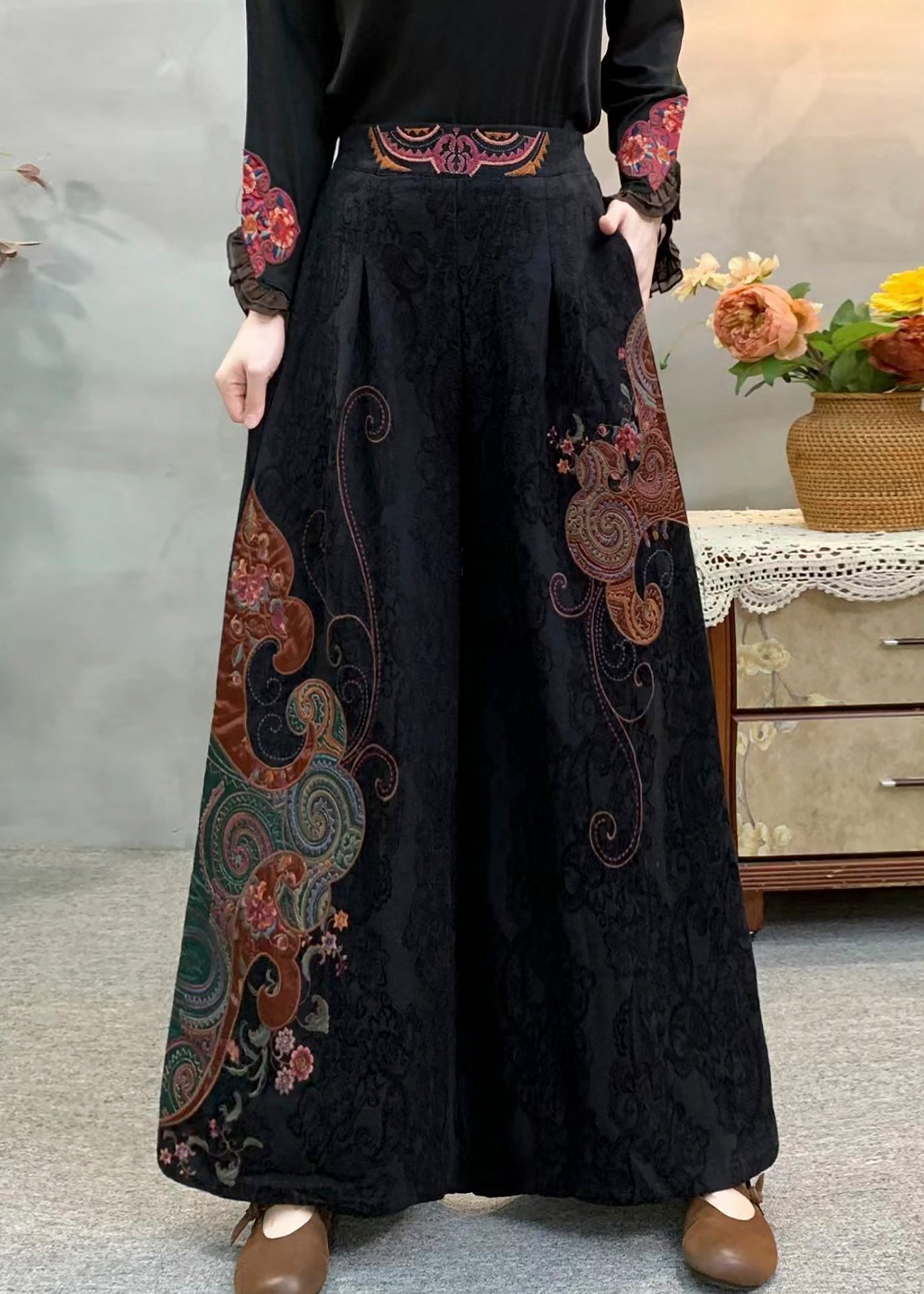 Well Tailored Pants with a Graceful Silhouette