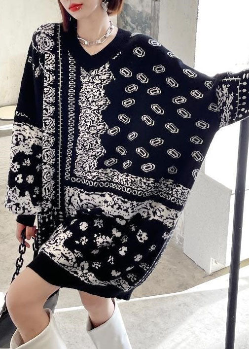 Well Tailored Sweater with a Graceful Silhouette
