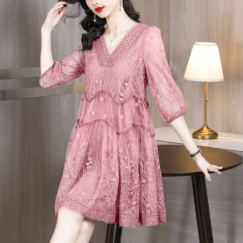 Well Tailored Dress with a Graceful Silhouette