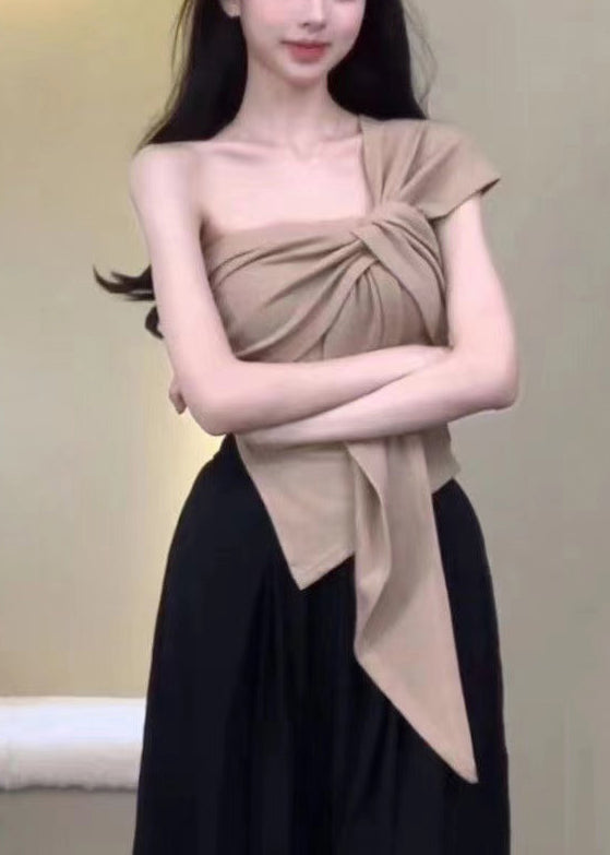 Well Tailored Shirt with a Graceful Silhouette