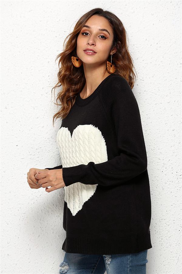Effortlessly Elegant Sweater with a Timeless Design