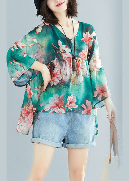 Effortlessly Elegant Top with a Timeless Design
