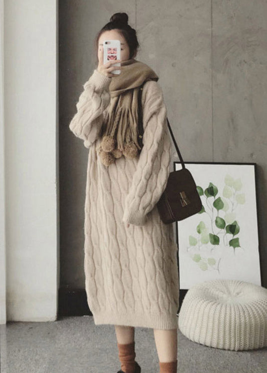 Well Tailored Sweater with a Graceful Silhouette