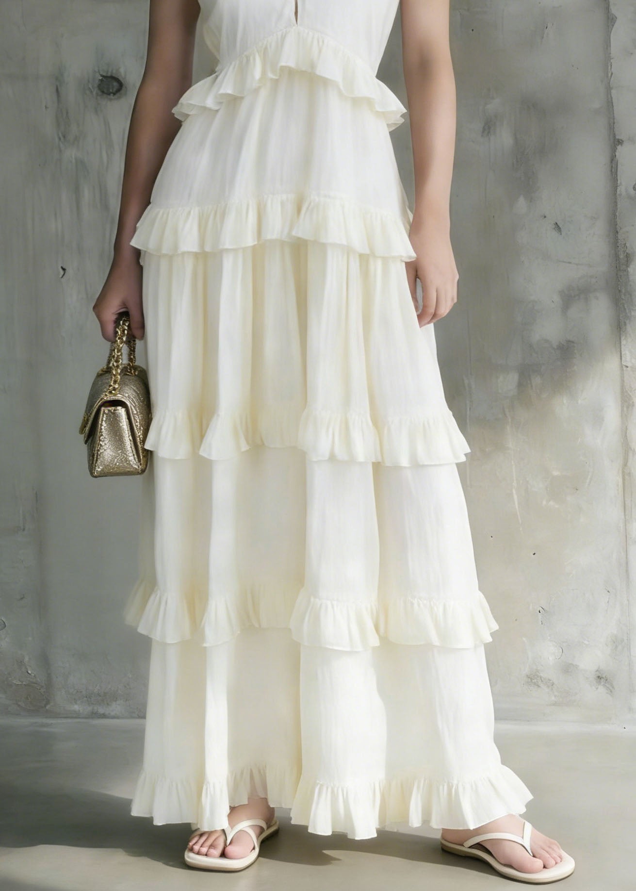 Effortlessly Elegant Dress with a Timeless Design