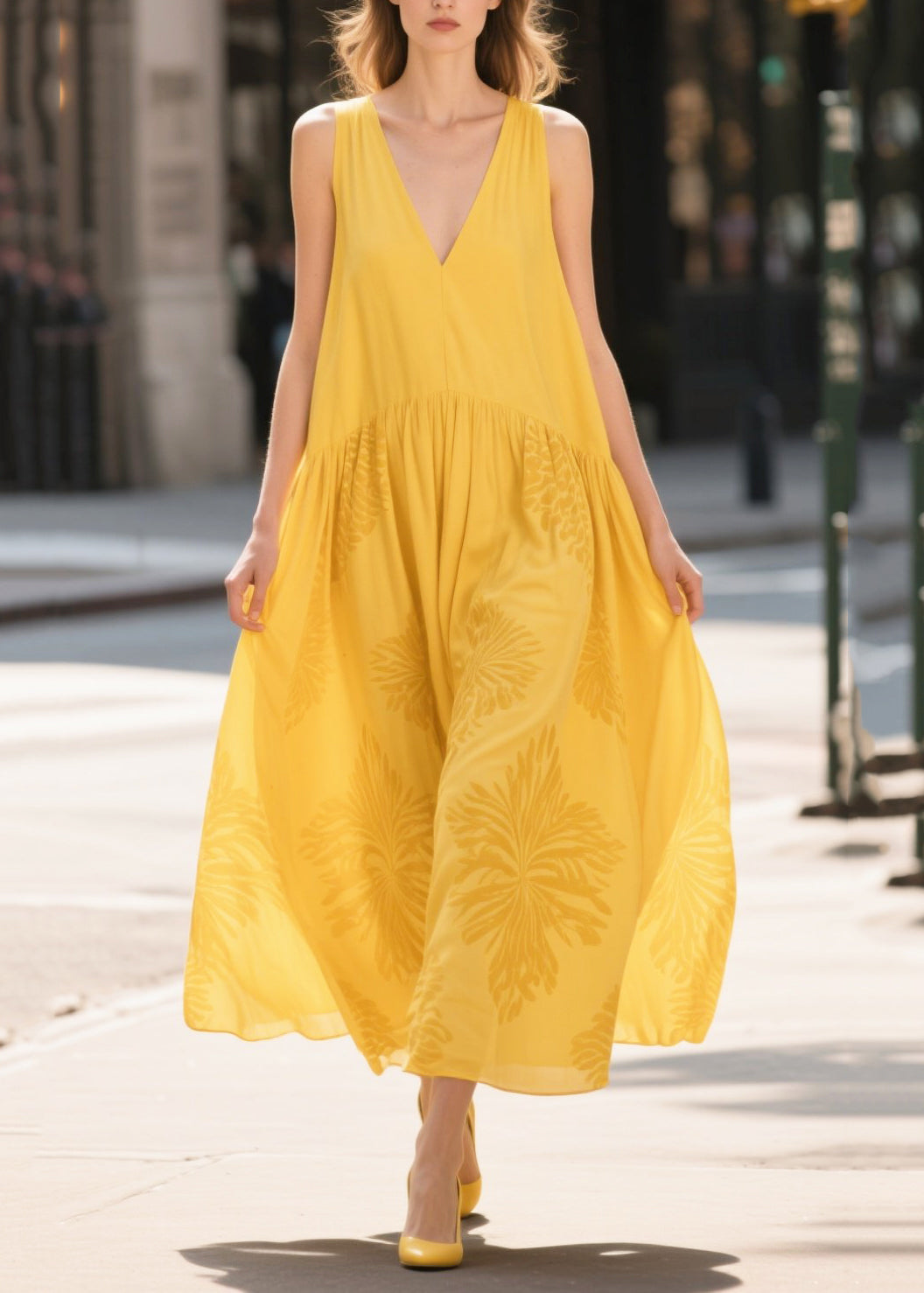 Well Tailored Dress with a Graceful Silhouette