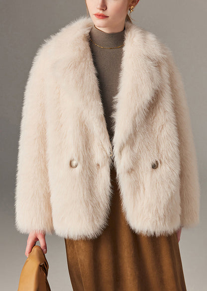 Beautifully Finished Coat in a Timeless Design