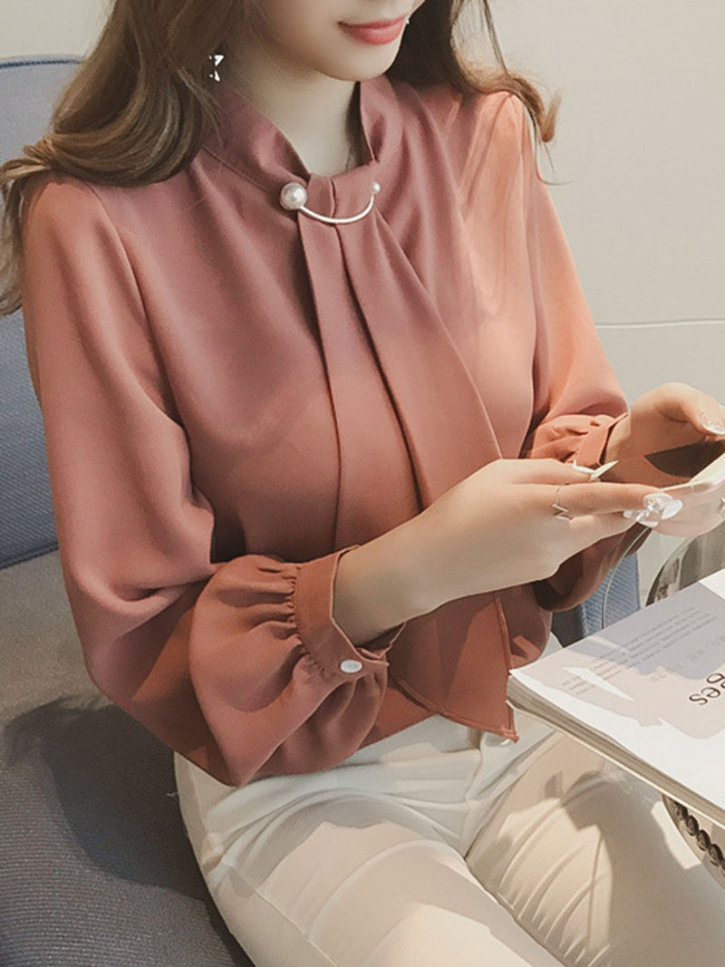 Classic Vintage Shirt with a Flattering Fit