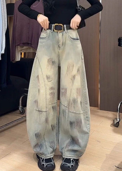 Effortlessly Elegant Pants with a Timeless Design