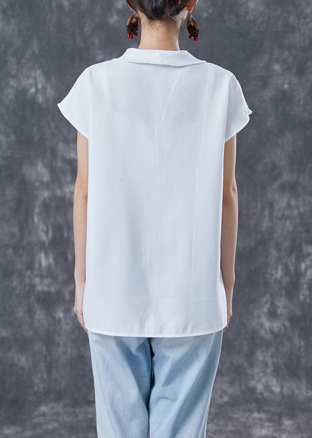 Effortlessly Elegant Top with a Timeless Design