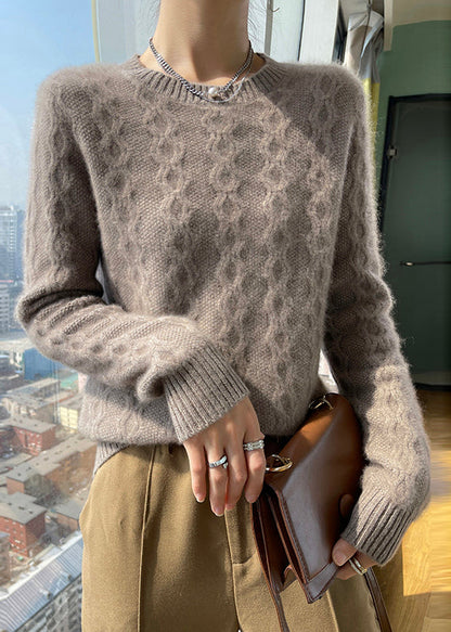 Effortlessly Elegant Sweater with a Timeless Design