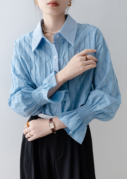 Classic Vintage Shirt with a Flattering Fit