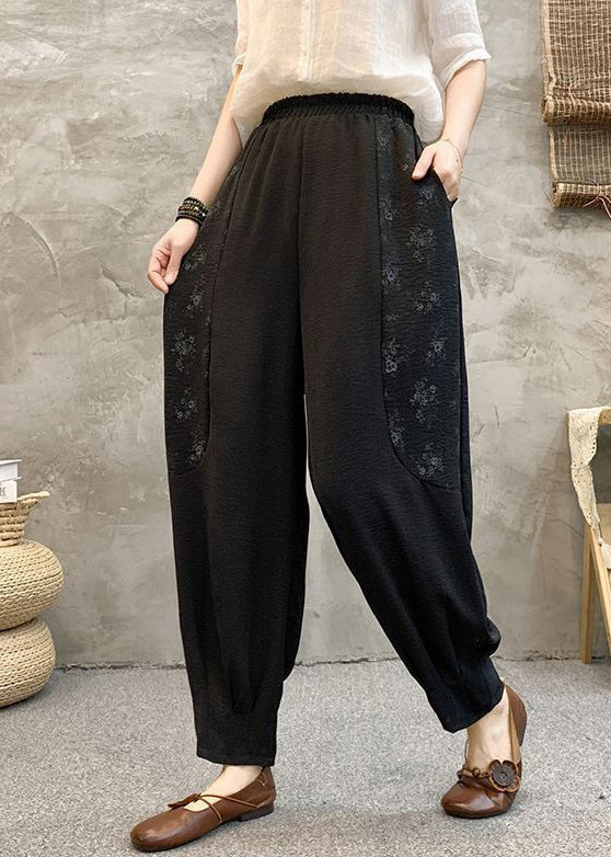Effortlessly Elegant Pants with a Timeless Design