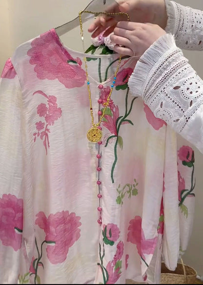 Well Tailored Blouse with a Graceful Silhouette