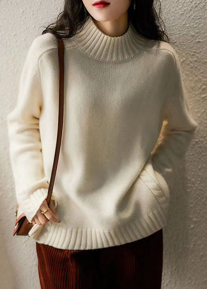 Effortlessly Elegant Sweater with a Timeless Design