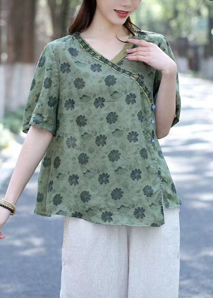 Well Tailored Shirt with a Graceful Silhouette
