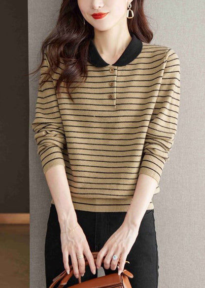 Effortlessly Elegant Sweater with a Timeless Design