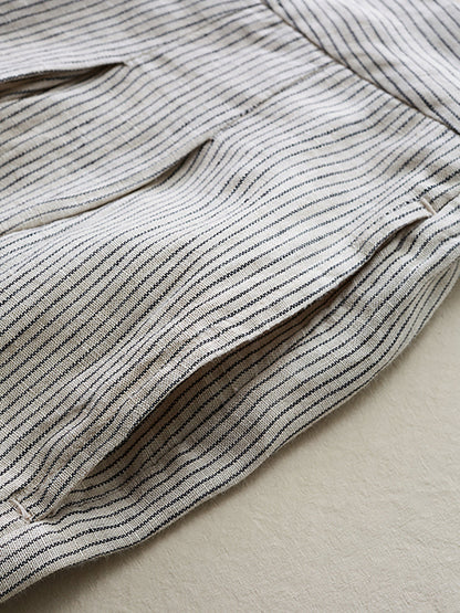Effortlessly Elegant Pants with a Timeless Design