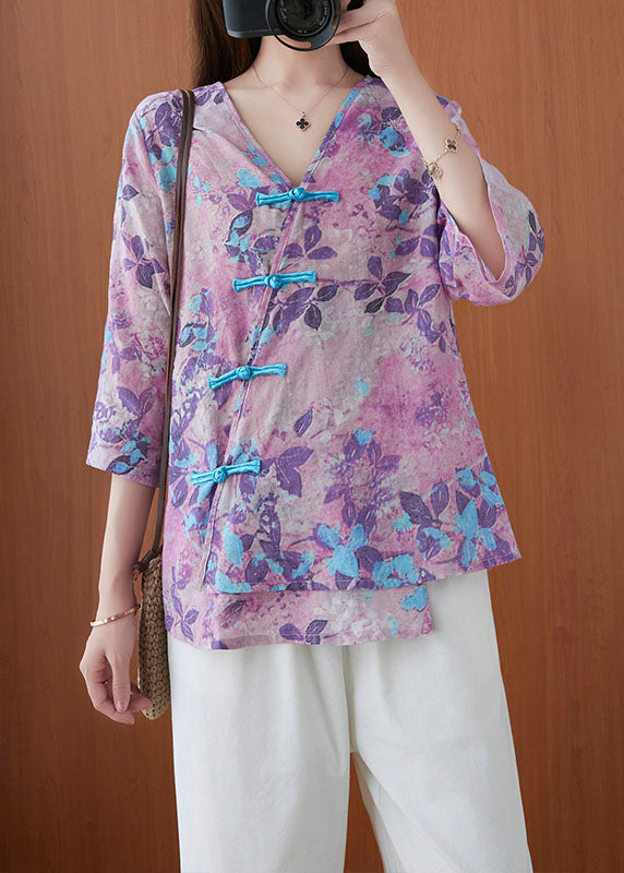 Classic Vintage Blouse with a Flattering Fit