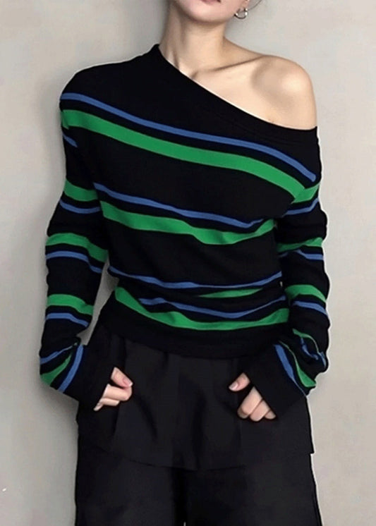 Effortlessly Elegant Sweater with a Timeless Design
