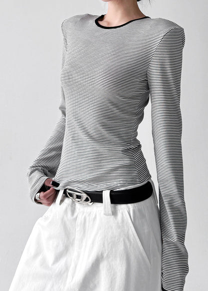 Effortlessly Elegant Top with a Timeless Design