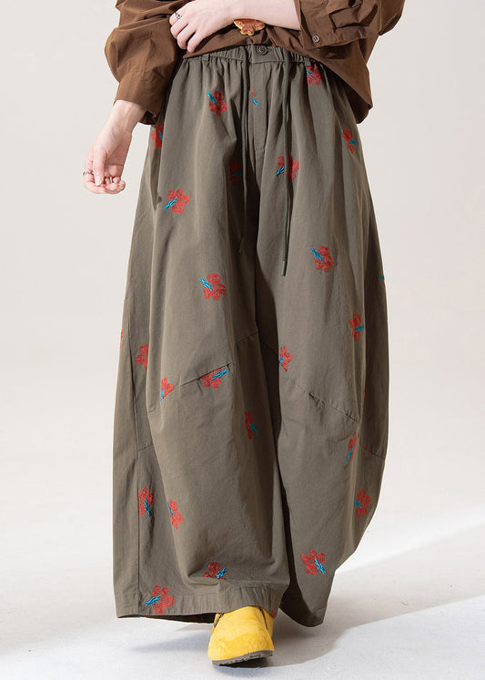 Effortlessly Elegant Pants with a Timeless Design