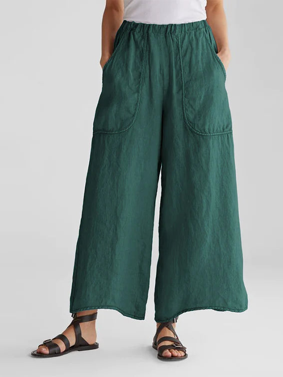 Effortlessly Elegant Pants with a Timeless Design