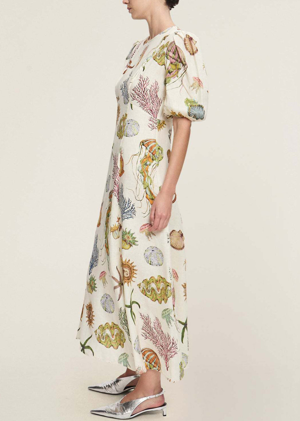 Classic Vintage Dress with a Flattering Fit