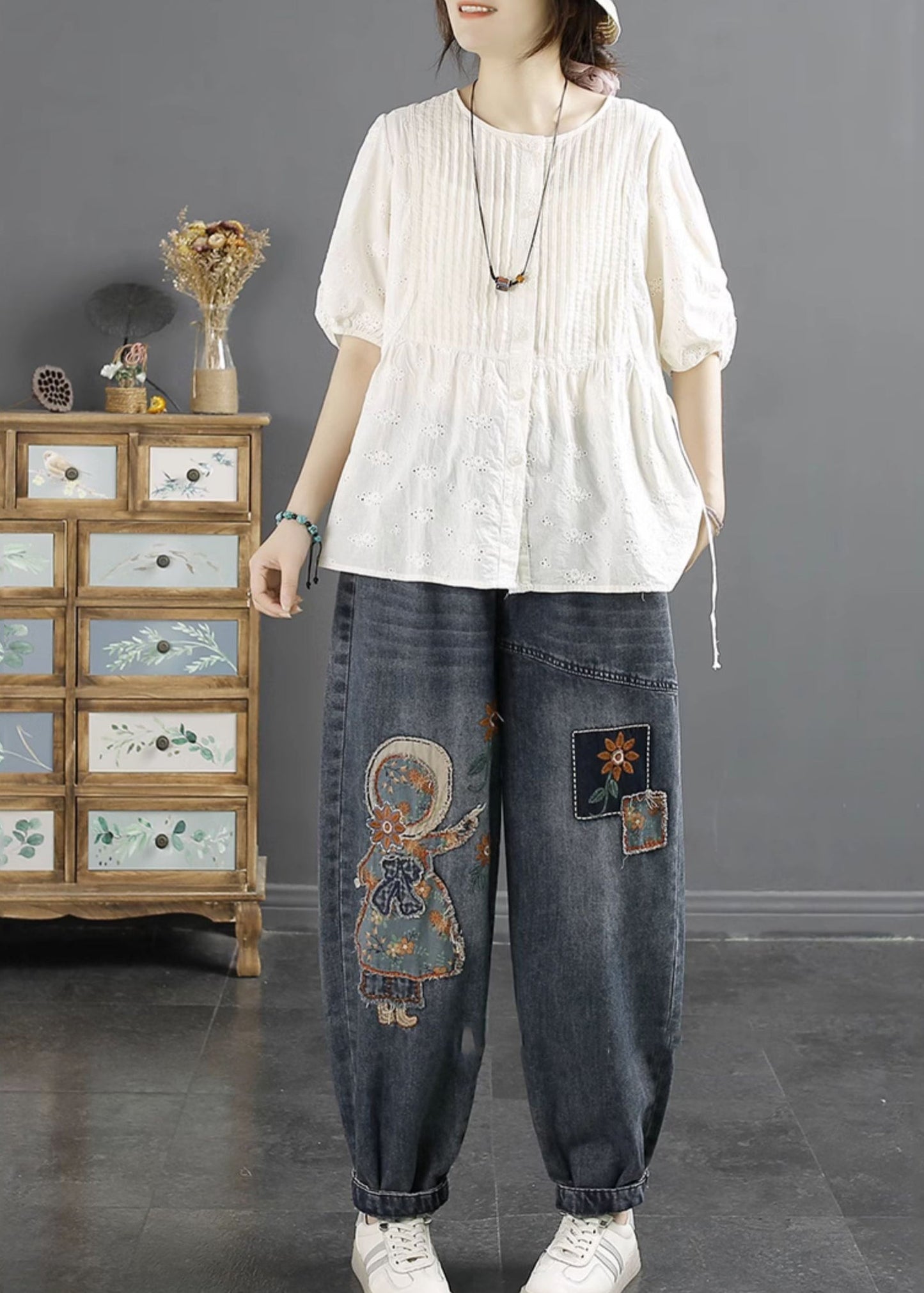 Elegantly Styled Pants for Everyday Wear