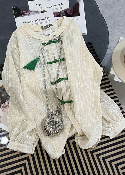 Classic Vintage Shirt with a Flattering Fit