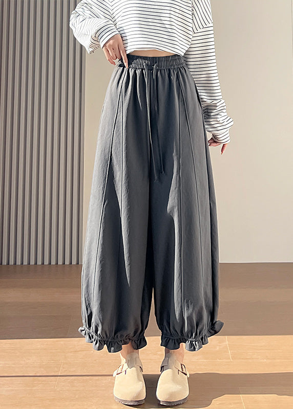 Effortlessly Elegant Pants with a Timeless Design