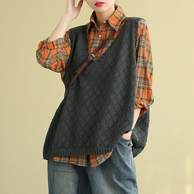 Classic Vintage Sweater with a Flattering Fit