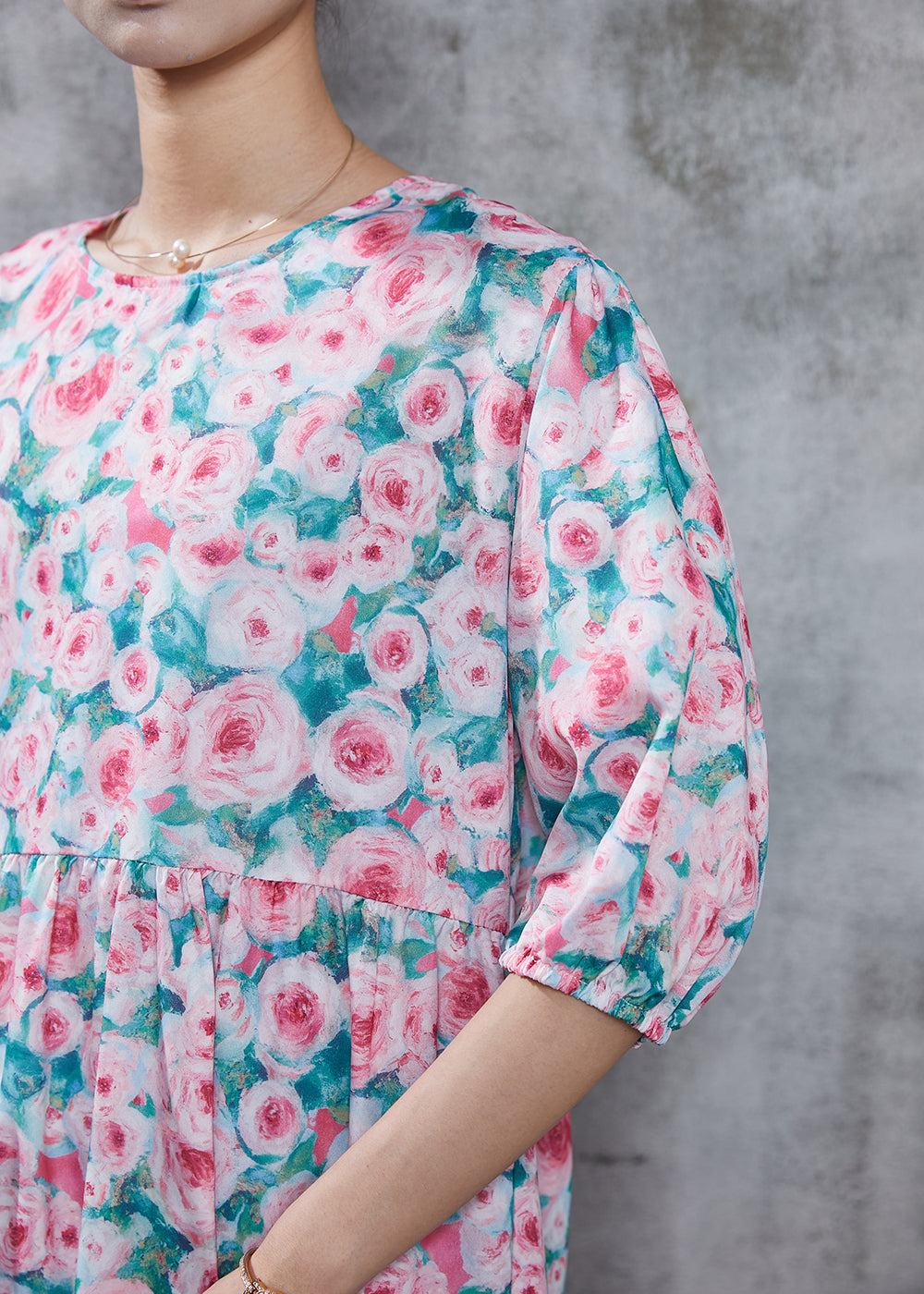 Well Tailored Dress with a Graceful Silhouette
