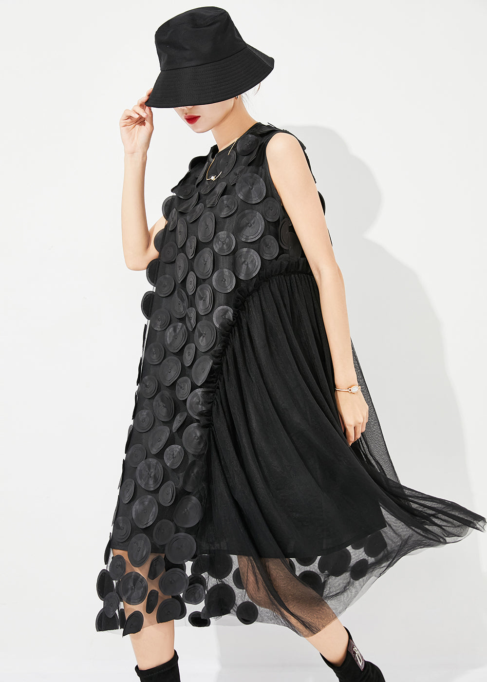 Effortlessly Elegant Dress with a Timeless Design