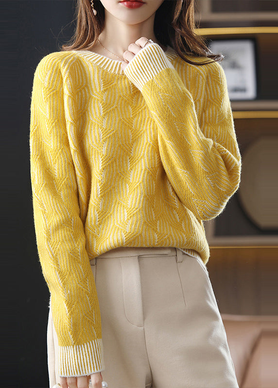 Well Tailored Sweater with a Graceful Silhouette